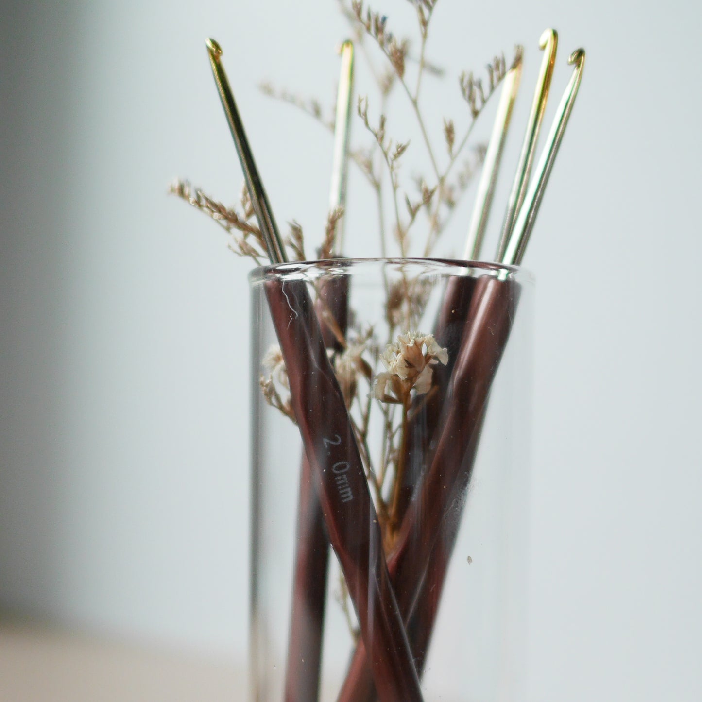Crochet Hook 2.0 mm- 2.2mmโครเชต์ด้ามสีน้ำตาล